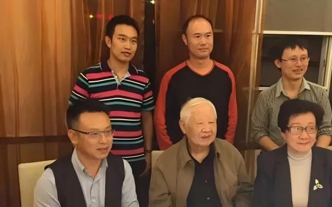 倮倮-2(1).jpg 倮倮-2(1).jpg